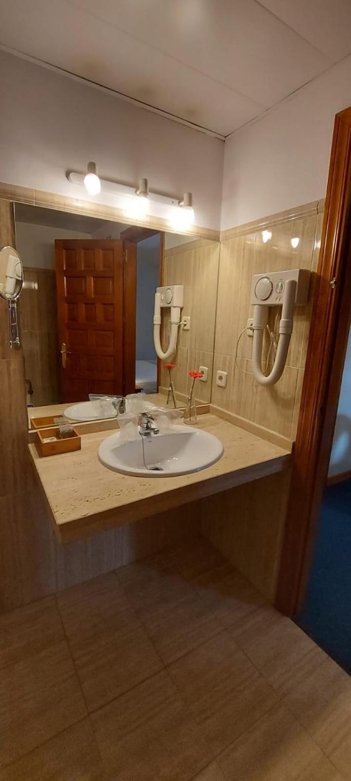 Hotel Mairena Mairena De Alcor Zewnętrze zdjęcie