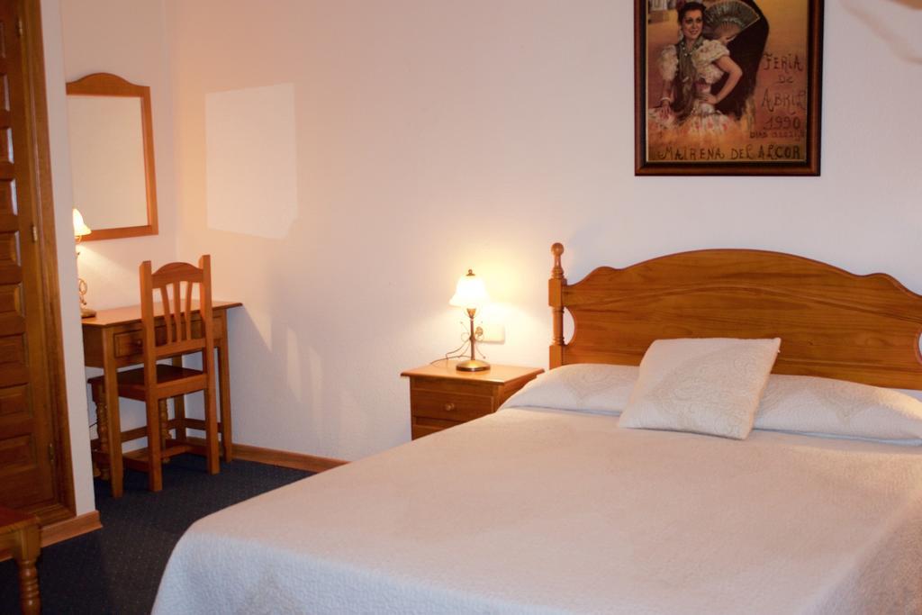 Hotel Mairena Mairena De Alcor Zewnętrze zdjęcie