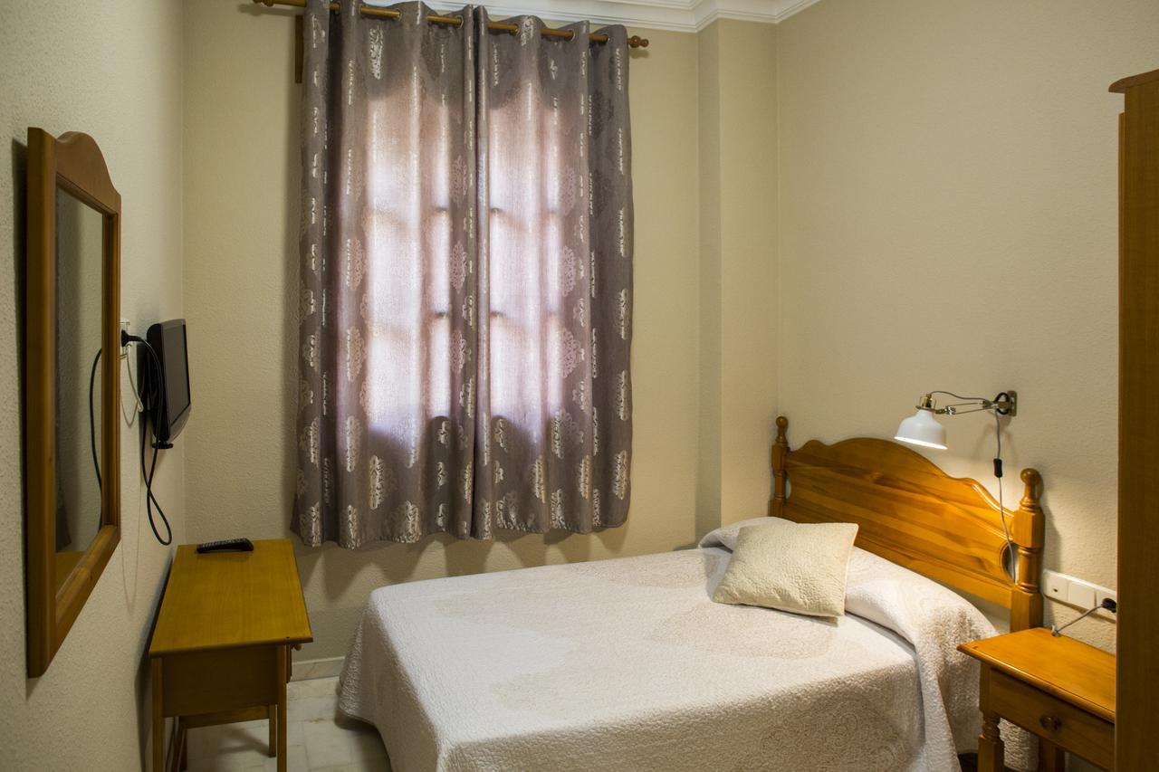 Hotel Mairena Mairena De Alcor Zewnętrze zdjęcie