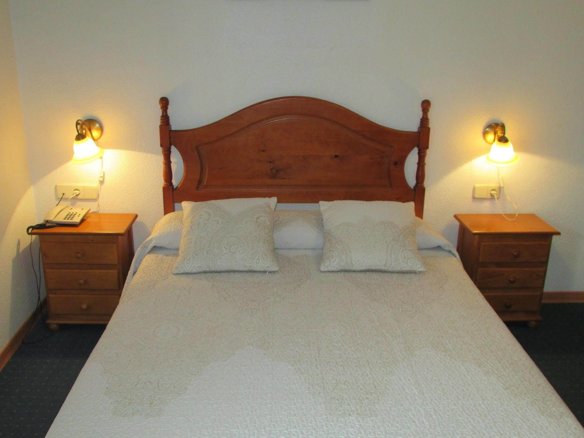 Hotel Mairena Mairena De Alcor Zewnętrze zdjęcie
